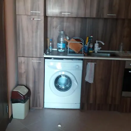 Private In Sunny House Family 아파트