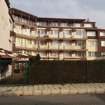 아파트 Private In Sunny House Family 네세부르