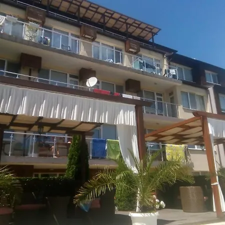 아파트 Private In Sunny House Family