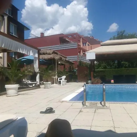 Private In Sunny House Family * 네세부르