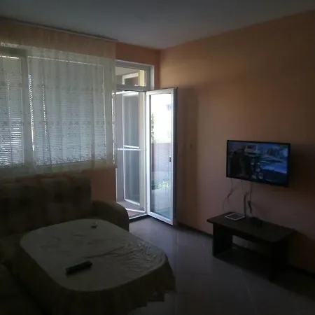 아파트 Private In Sunny House Family 네세부르